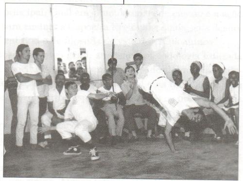 Xaréu execultando um macaco - Formatura