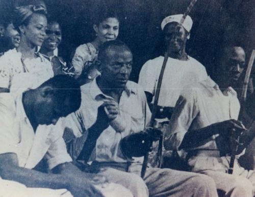 mestre bimba e seu filho Crispim